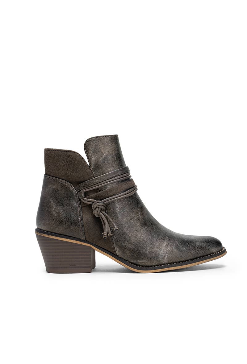 Metallic Ankle Boots with Tied Laces and Pompom (Ref: F6970): Green / 36-41 (223221)
