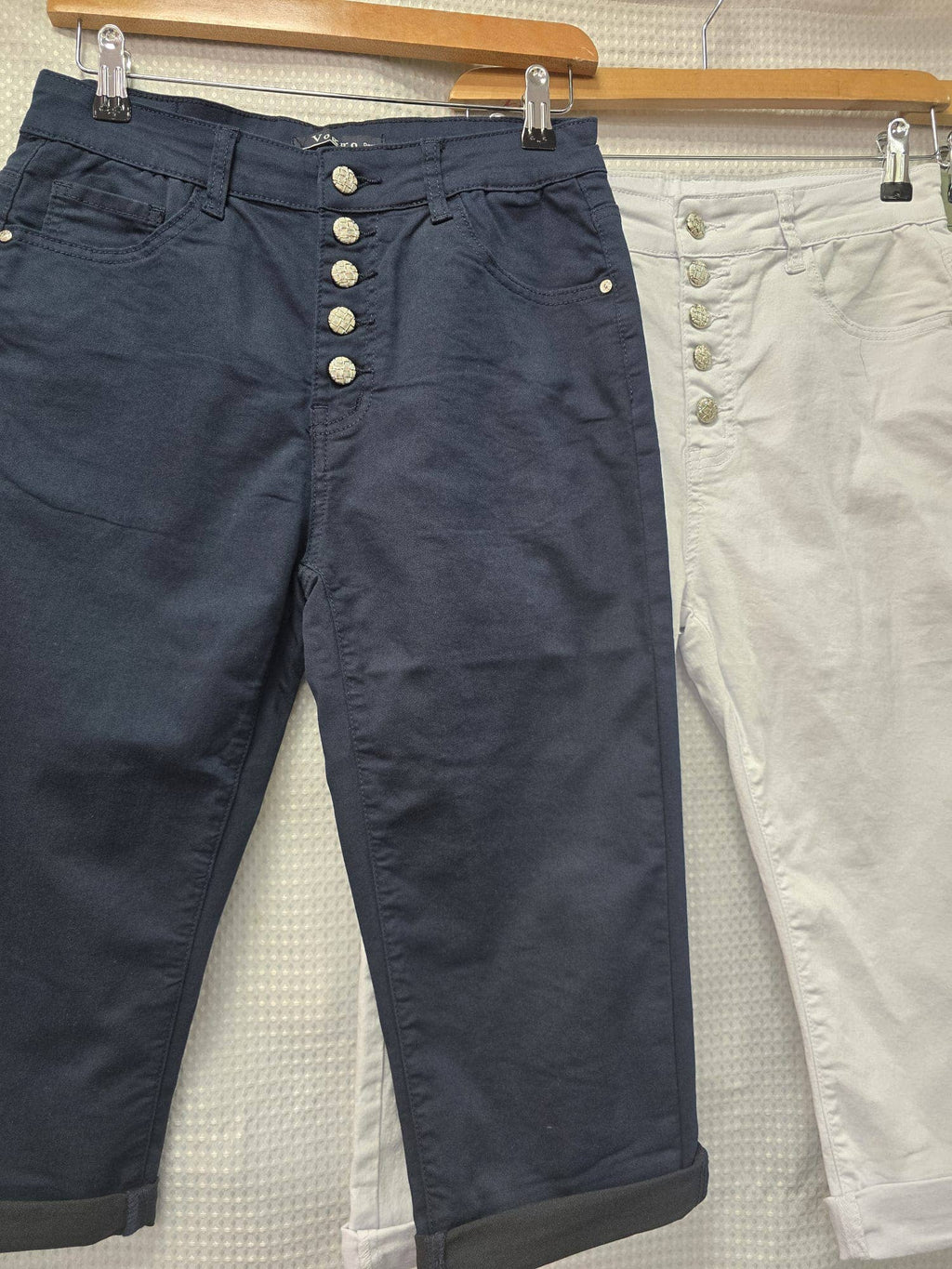 Silver Button Detail Capri Cotton Stretch Voggo Short Jeans: Navy