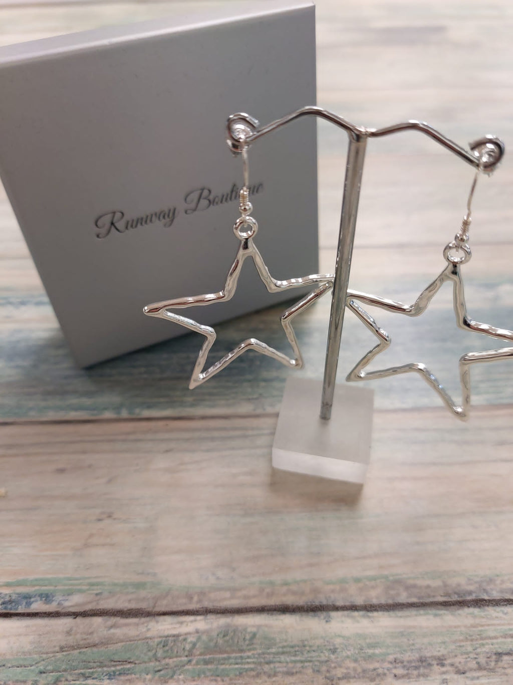 Jess & Lou Star Earrings
