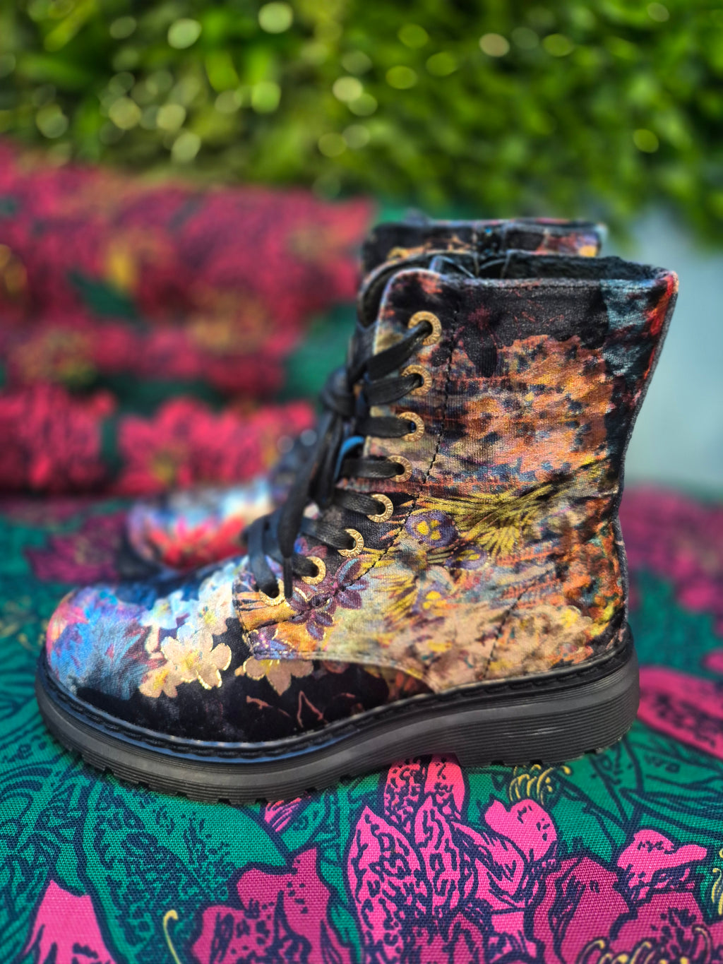 Heavenly feet lotte velour ankle boots